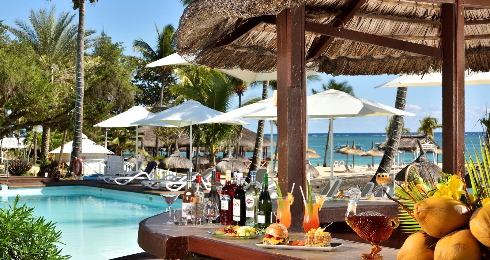 Bar côté piscine