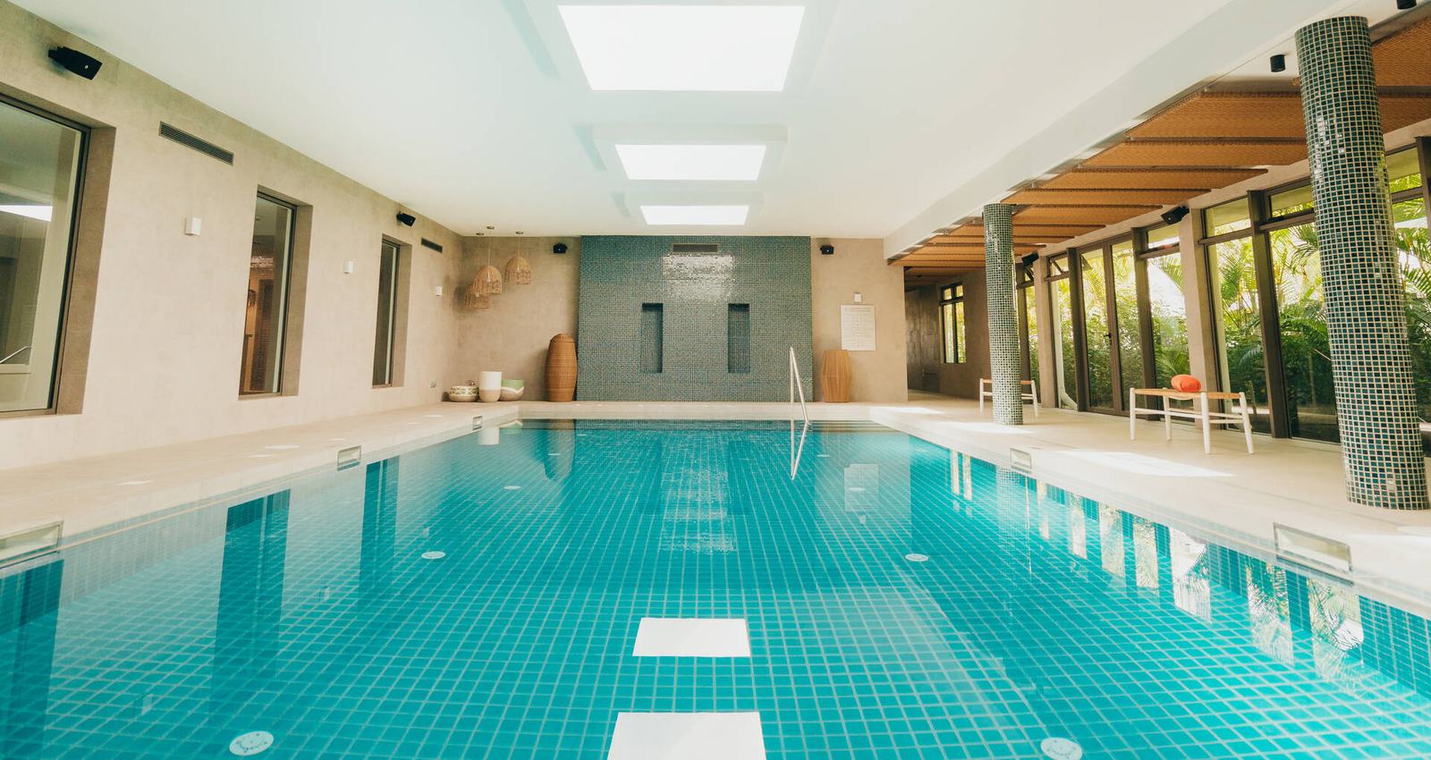 Piscine intérieure